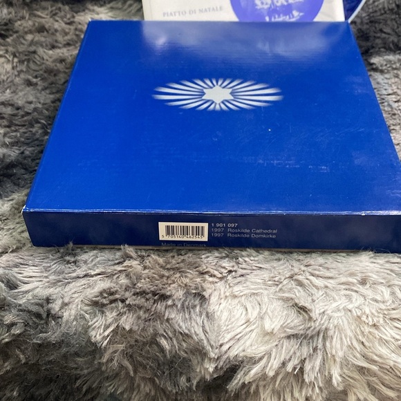 Royal Copenhagen Blue Winter Scene Plate - Picture 7 of 16